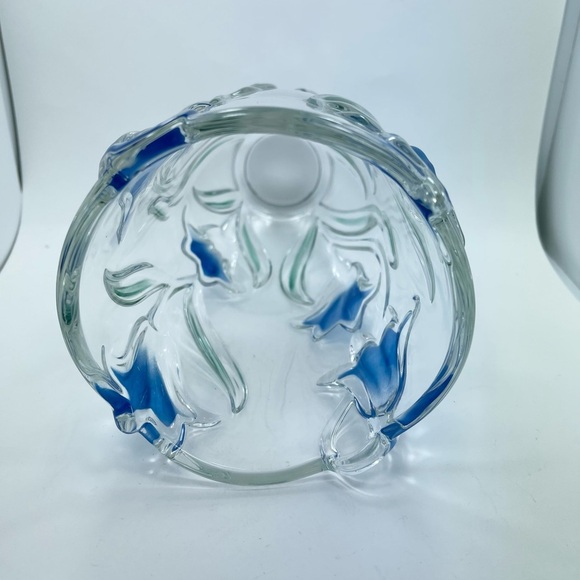 Mikasa Bluebells Vase Embossed Glass Blue Tulips Green Leaves Relief 8" Tall - Picture 5 of 7